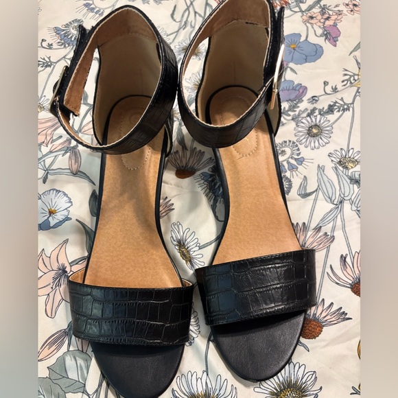 Textured Fabrics Sandals with Ankle Straps